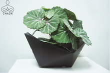 Load image into Gallery viewer, CHADA - Modular Planter - Black
